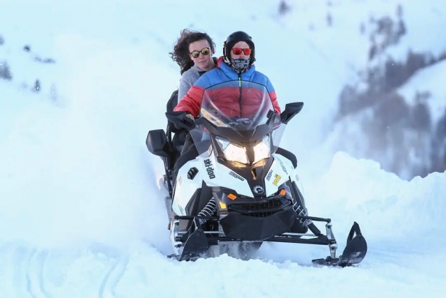  Snowmobile experience 