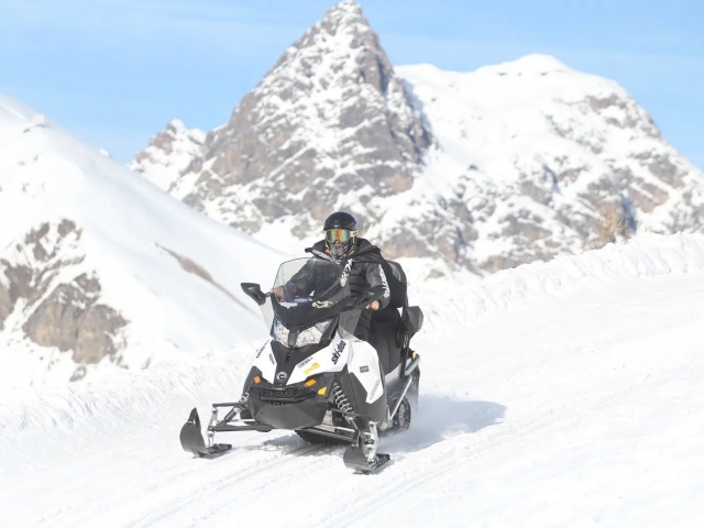  Snowmobile tour Crap de La Paré