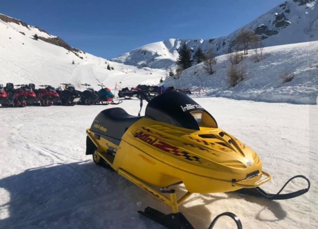  snowmobile 