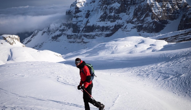  snowshoeing in the dolomites 
