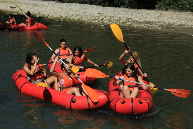  Rafting mit Freunden 