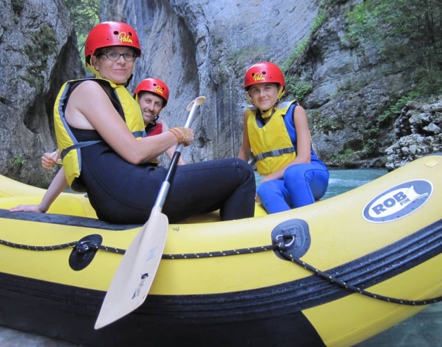 metti il giubotto e andiamo a fare rafting sul nera