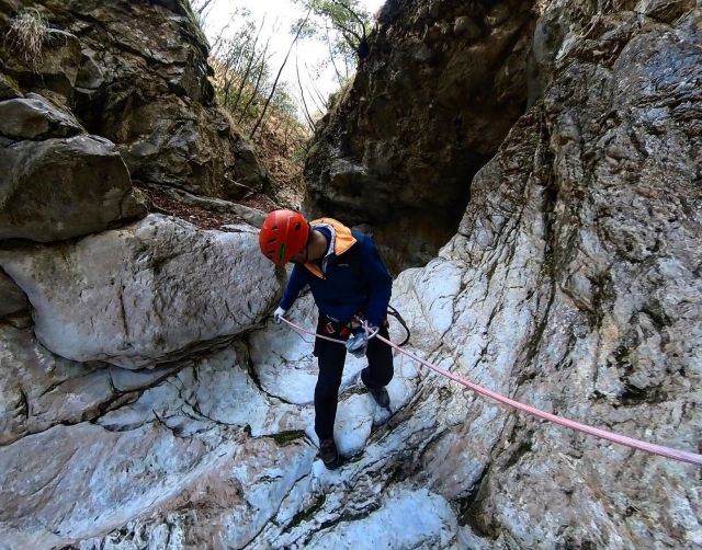  Lass uns Speleo-Canyoning machen 
