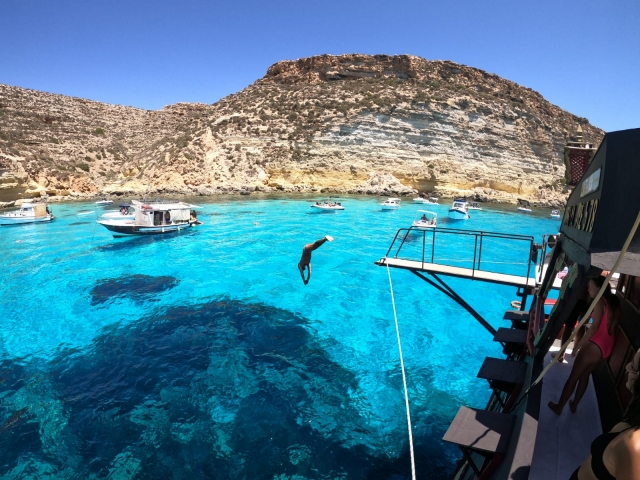  blaues Wasser 