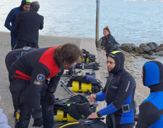  preparing to dive into Garda 