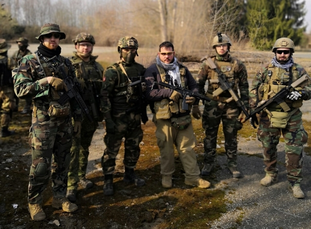  prêts à aller au combat 