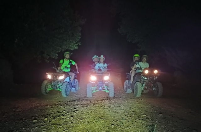  montons sur les quads la nuit