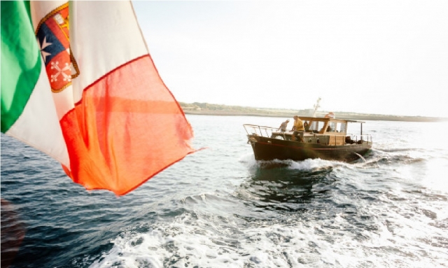  voile en bateau à moteur à Monopoli 