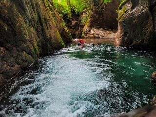 Canyoning no Rio Selvano de 4 horas