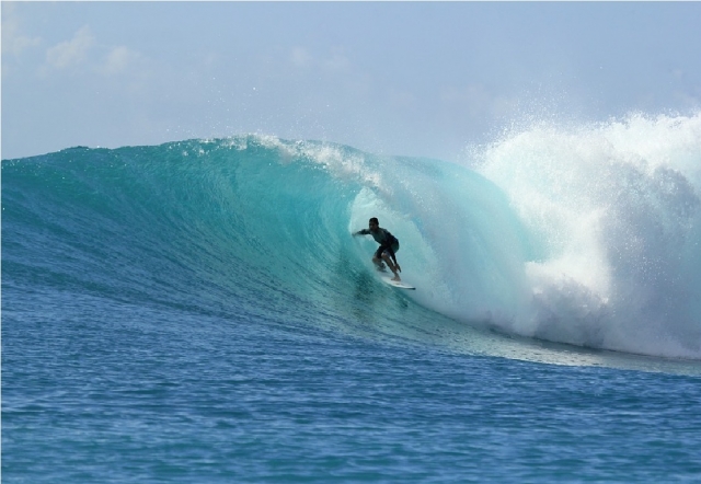  dominant les vagues de la mer Tyrrhénienne 