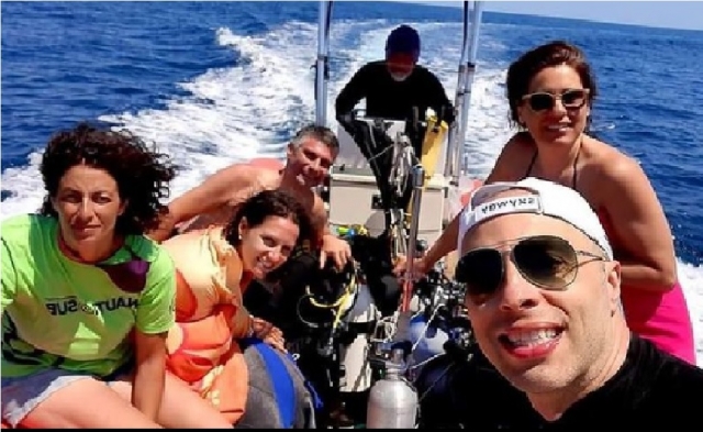 gruppo in barca