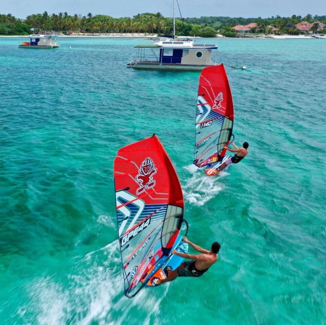  Windsurf em pares 