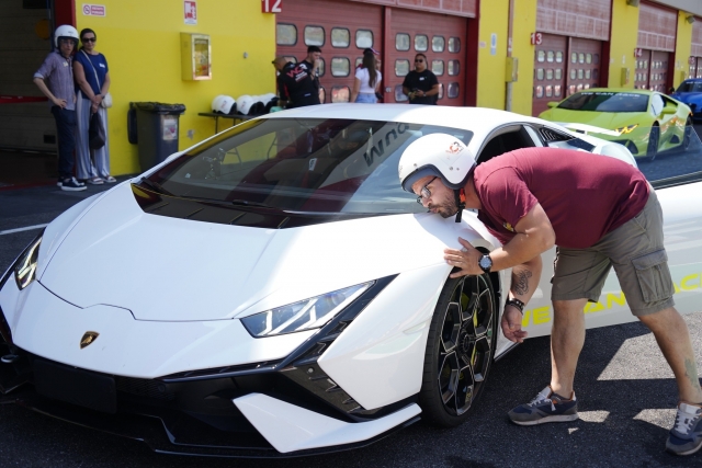 2 Runden in einem Lamborghini auf der Rennstrecke von Mugello