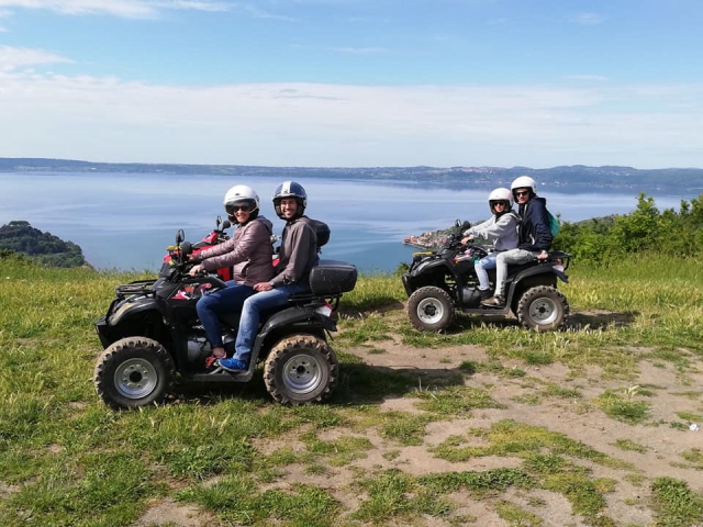  quad avec vue sur le lac 