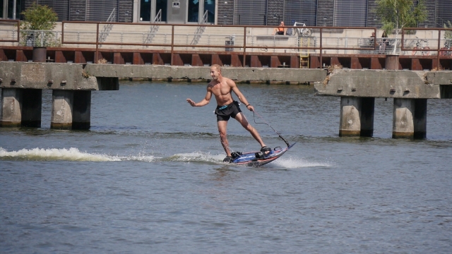  practicing jetsurfing in Caserta 