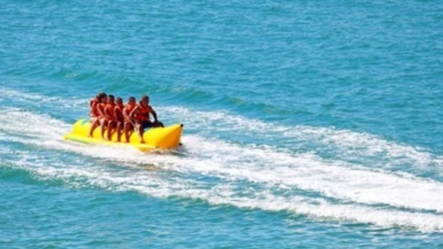 gruppo in banana boat