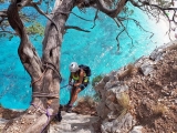 Descente sur corde jusqu'à Cala Biriola d'une durée de 7 heures