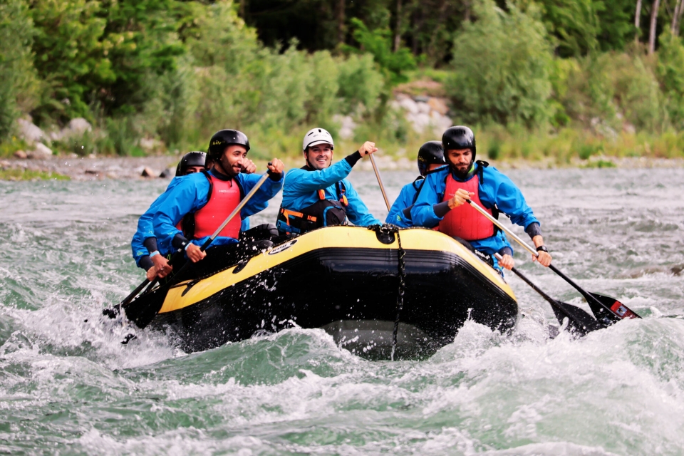  entre as atividades do grupo Adda rapids 