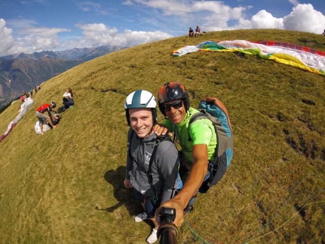 30min tandem paragliding flight in Saltusio