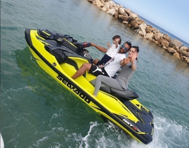 in moto d'acqua con lo skipper