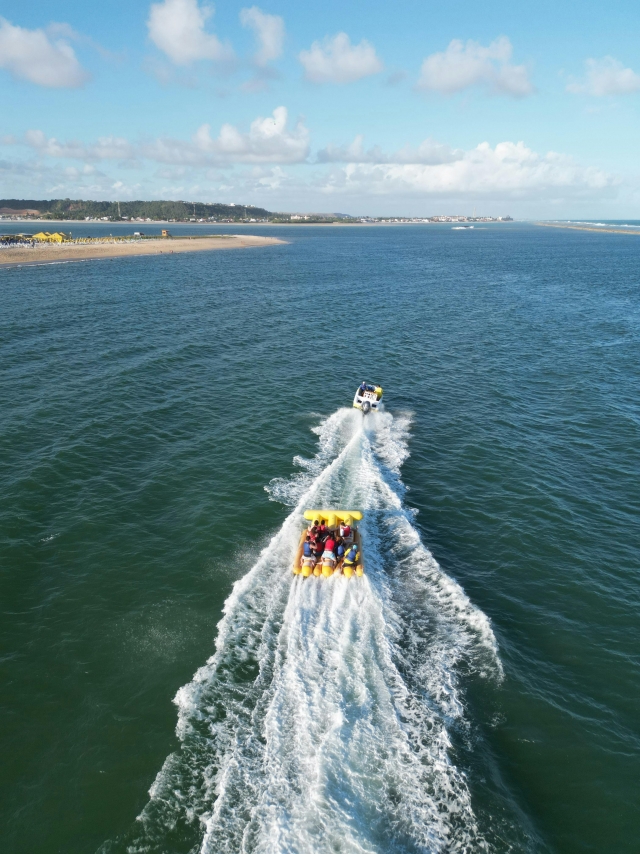 15-minute aquatic sofa ride in Loano