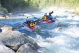 2-stündige aufblasbare Kanutour auf dem Fluss Noce