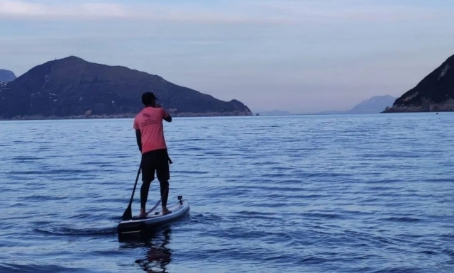  stand up paddle at dusk