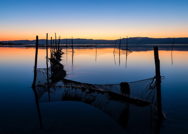 amanecer en el lago 