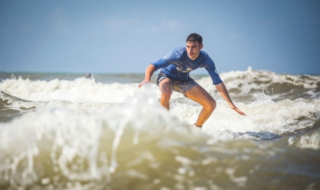  Surfing in Rome 