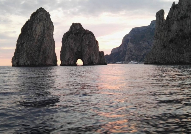  Capri bei Sonnenuntergang 