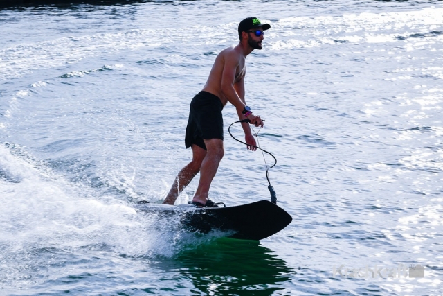  divertirse haciendo jetsurf 