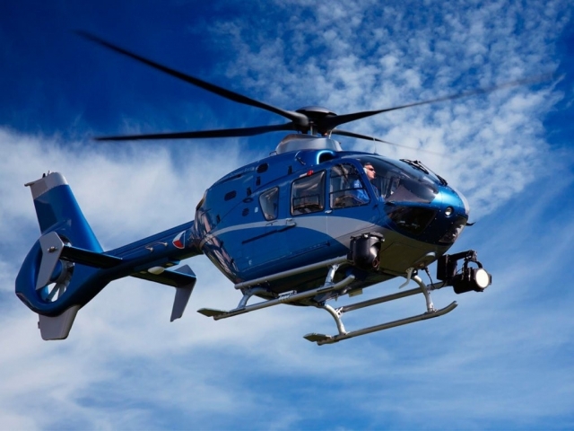  hélicoptère dans le ciel