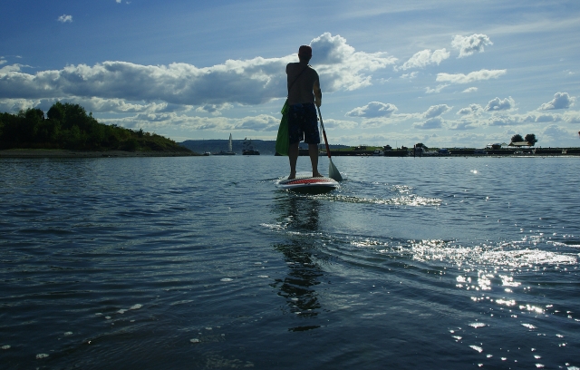  Navegando para o lago
