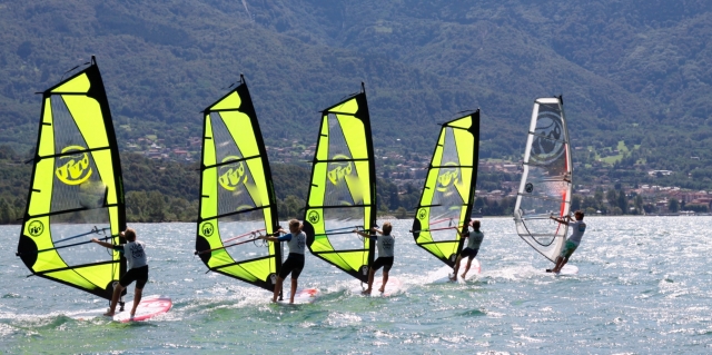  sailing on the lake 