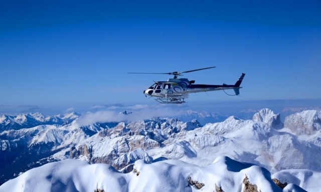 Sorvolando le cime innevate
