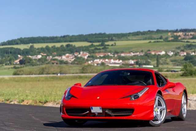 red ferrari 458 