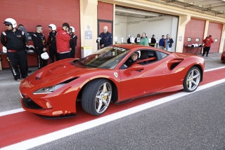 1 tour en Ferrari 458 Autodromo Mores