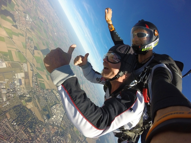  descent at 200km/h always accompanied.