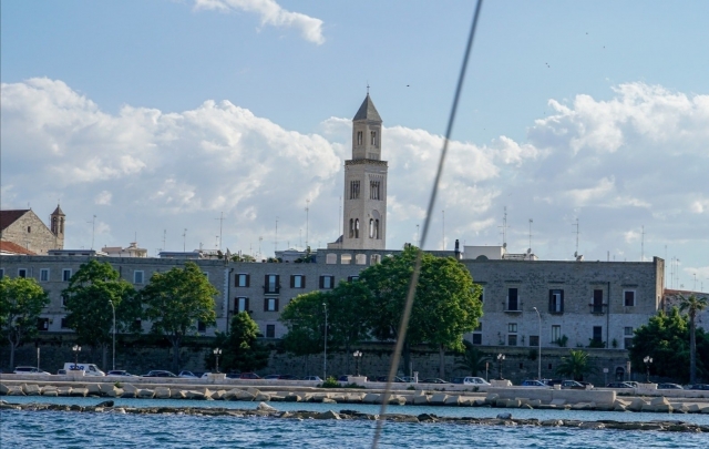Bari von unseren Booten aus 