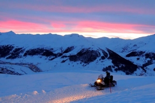 Tour notturno in motoslitta Crap de La Paré 45 min