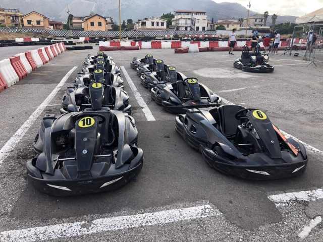 Ven y prueba nuestros karts 