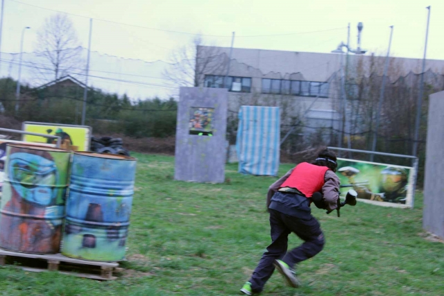  jogando paintball