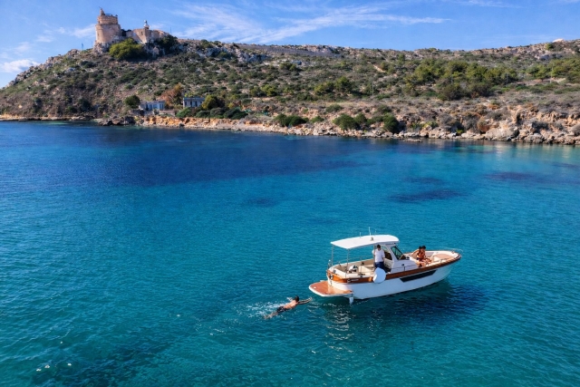  探索撒丁岛海岸 