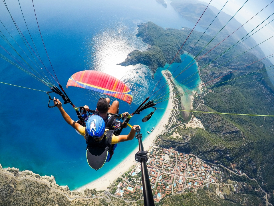  Flying over the sea 