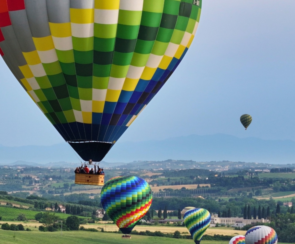  Fliegen in Begleitung