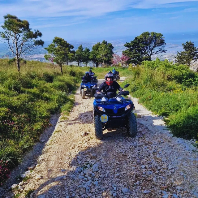  Sur la route en quad 
