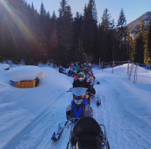 Snowmobile excursion 