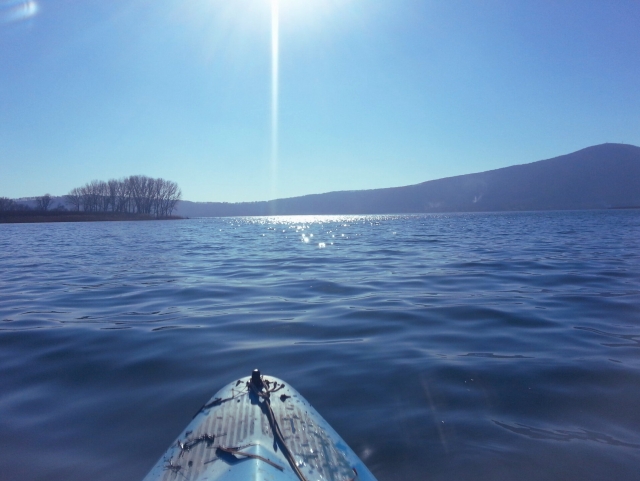 Canoa en el lago 