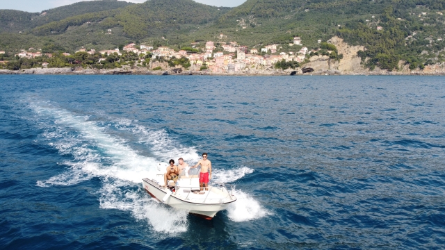 Mit Vollgas im Meer 