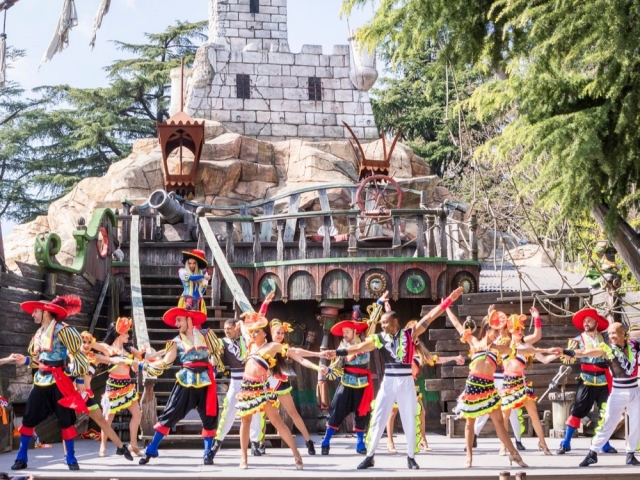  Themed shows